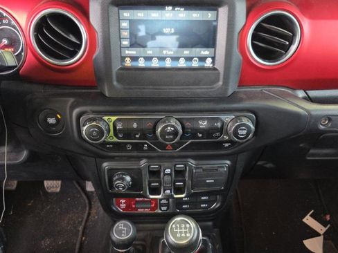 Used 2021 Jeep Gladiator Rubicon w/ Cold Weather Group image 15