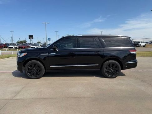 Used 2023 Lincoln Navigator L Reserve AWD/4WD image 7