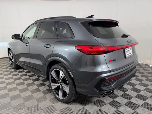 Used 2025 Audi SQ5 Prestige w/ Prestige Package AWD/4WD image 3