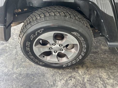 Used 2018 Jeep Wrangler Unlimited Sahara AWD/4WD image 20