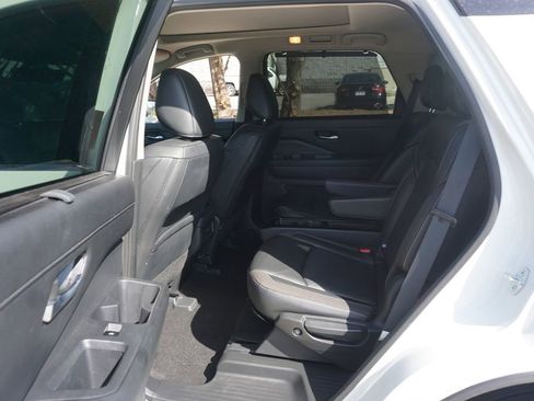 Used 2023 Nissan Pathfinder SL w/ SL Premium Package image 15