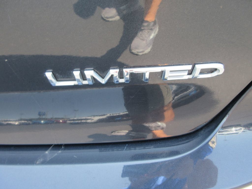 Used 2020 Chrysler Pacifica Limited FWD image 10
