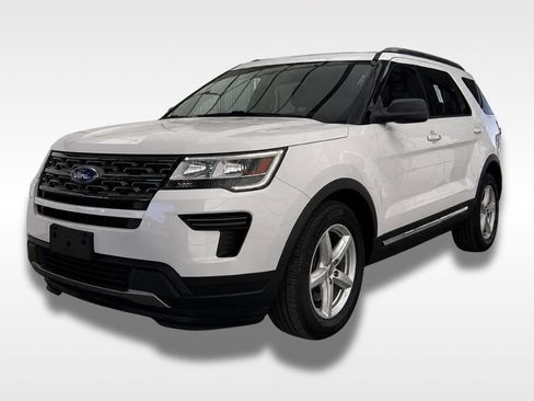 Used 2018 Ford Explorer XLT FWD image 1