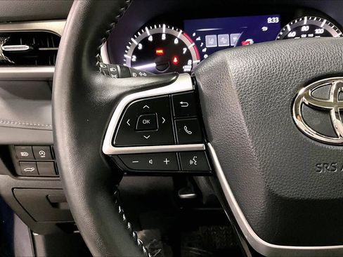 Used 2023 Toyota Highlander XLE AWD/4WD image 24