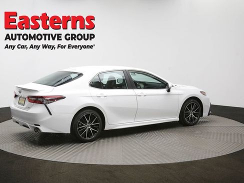 Used 2024 Toyota Camry SE image 40