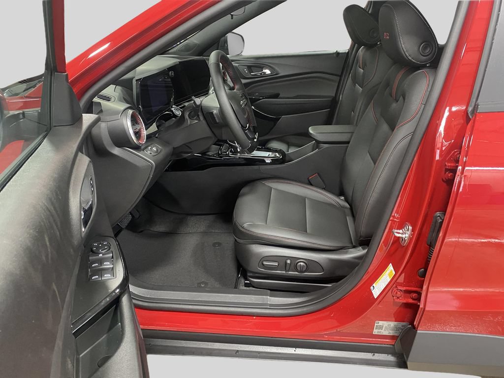 Used 2026 Chevrolet Trax RS w/ Sunroof Package FWD image 15
