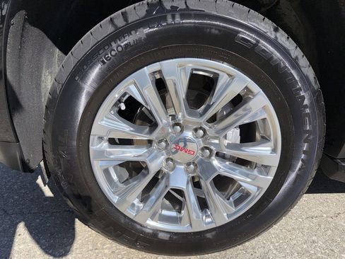 Used 2025 GMC Yukon Denali image 43