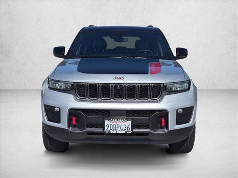 Used 2022 Jeep Grand Cherokee Trailhawk w/ Luxury Tech Group III AWD/4WD image 2
