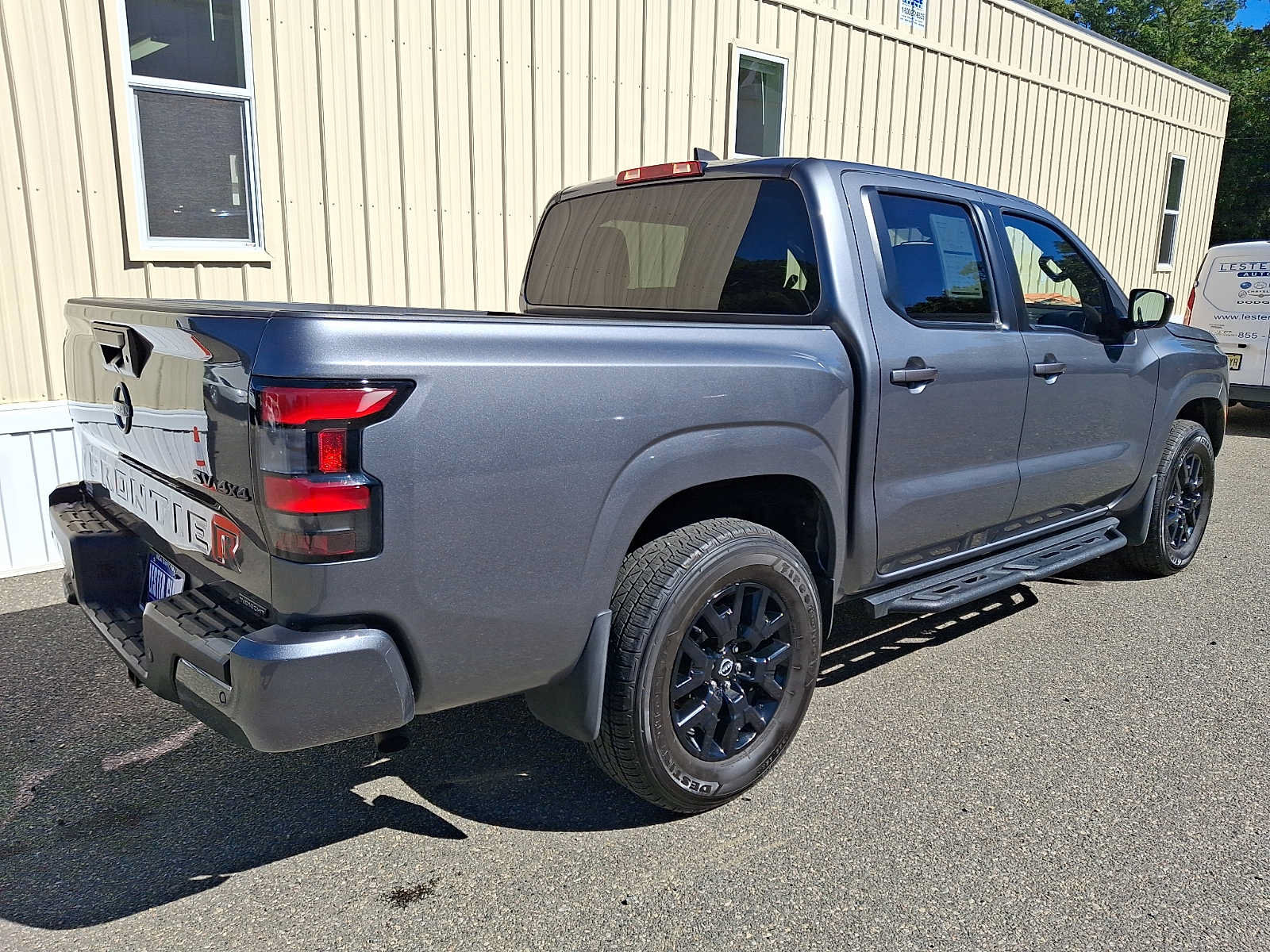 Used 2023 Nissan Frontier SV w/ Midnight Edition Package AWD/4WD image 6