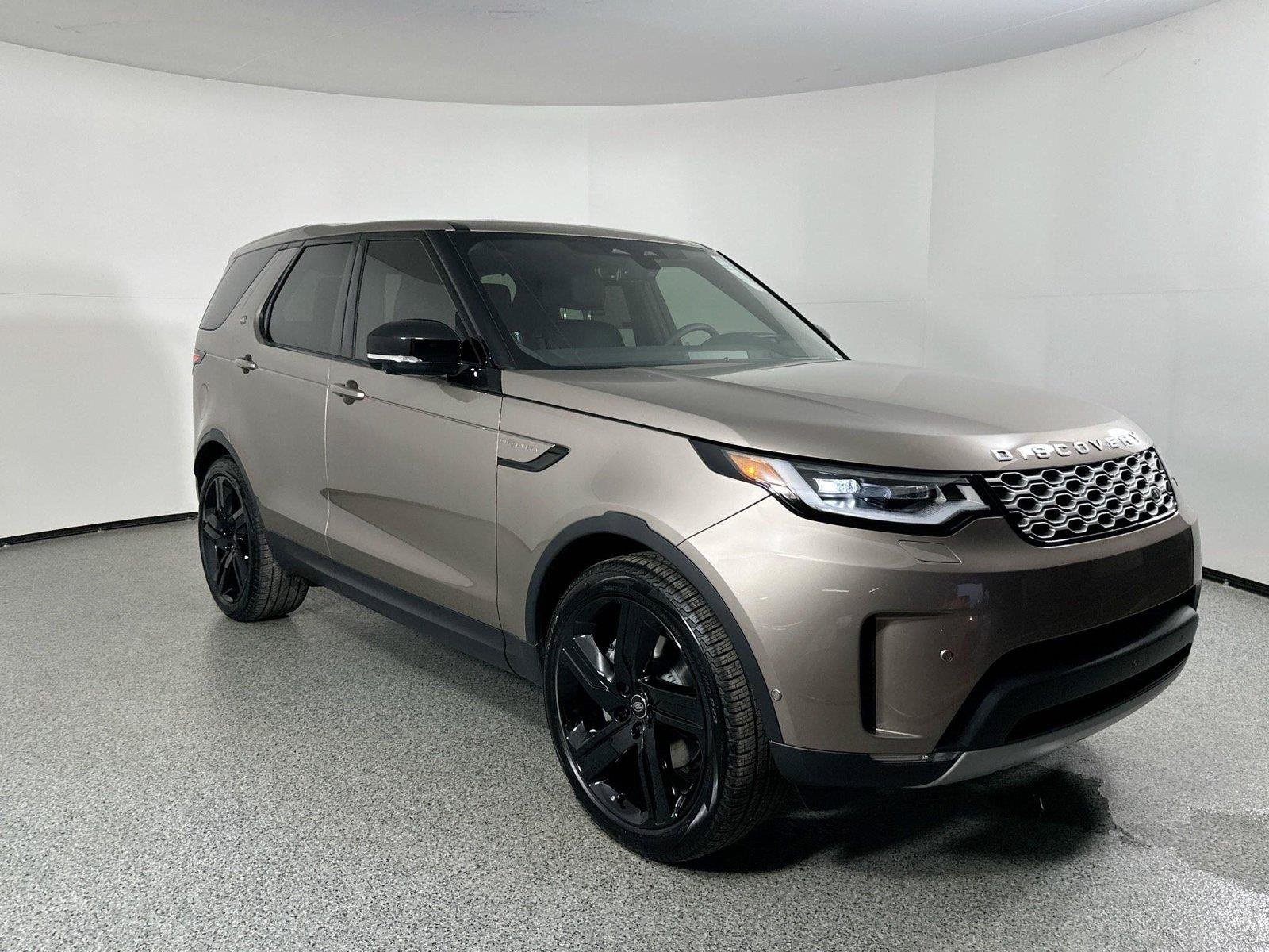 Certified 2025 Land Rover Discovery S AWD/4WD image 3