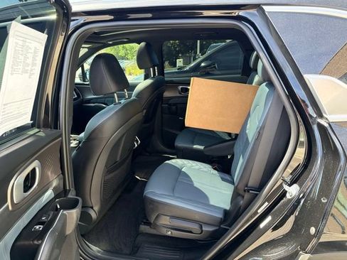 Certified 2025 Kia Sorento SX Prestige AWD/4WD image 22