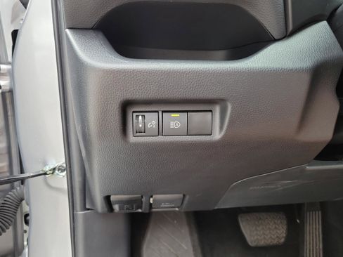 Used 2024 Toyota RAV4 XLE FWD image 21