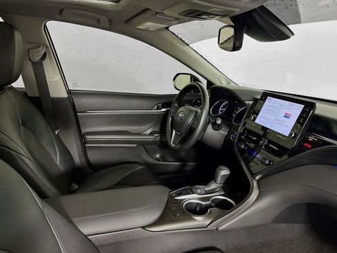 Used 2024 Toyota Camry XLE image 24