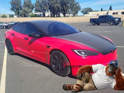 Used 2022 Tesla Model S Plaid image 1