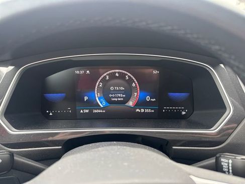 Used 2023 Volkswagen Tiguan SE R-Line image 16