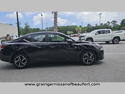 Used 2025 Nissan Sentra SV FWD image 33