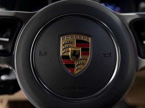 Certified 2021 Porsche Macan S AWD/4WD image 30