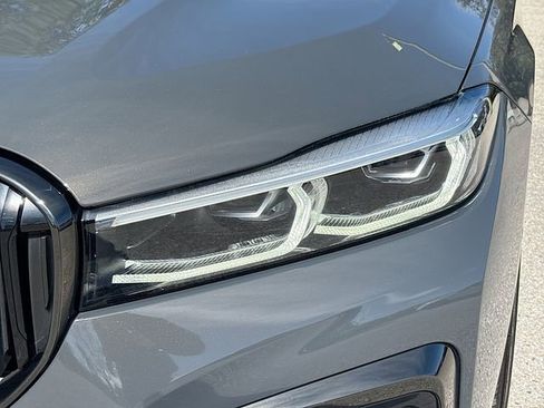 Used 2022 BMW 750i xDrive w/ Executive Package image 9