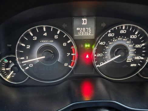 Used 2011 Subaru Legacy 2.5i Limited image 19