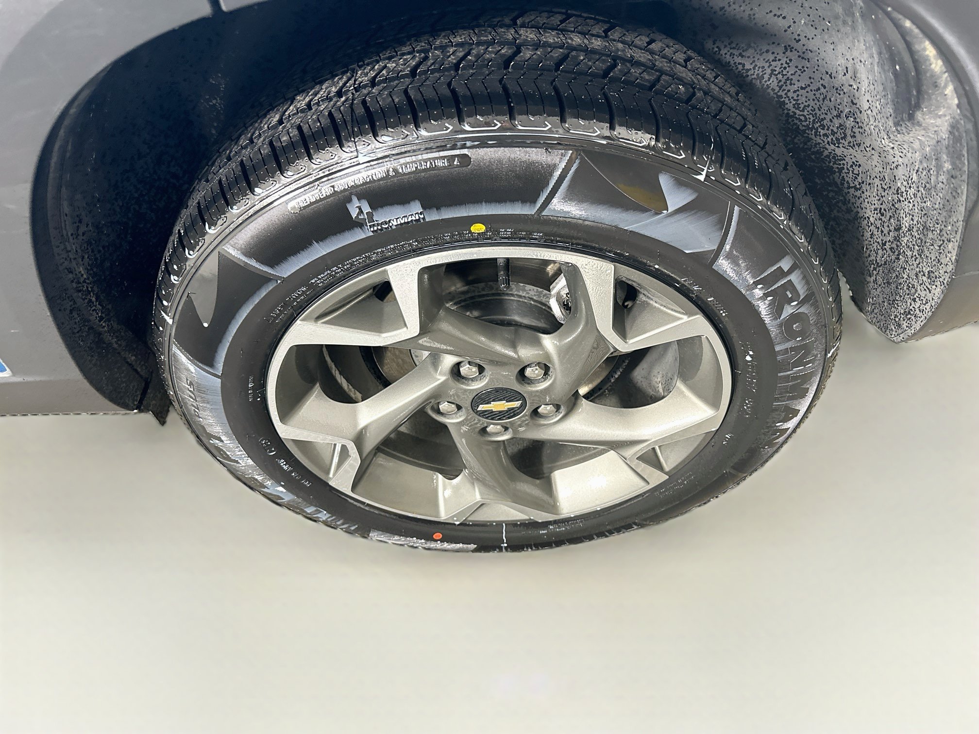 Used 2025 Chevrolet Trax LT FWD image 11