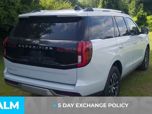 Used 2025 Ford Expedition Platinum AWD/4WD image 4