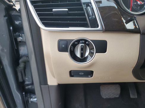 Used 2018 Mercedes-Benz GLE 350 w/ Premium 1 Package image 30