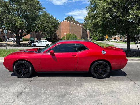 Used 2012 Dodge Challenger SXT Plus RWD image 8