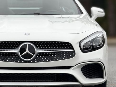 Used 2017 Mercedes-Benz SL 550 image 14