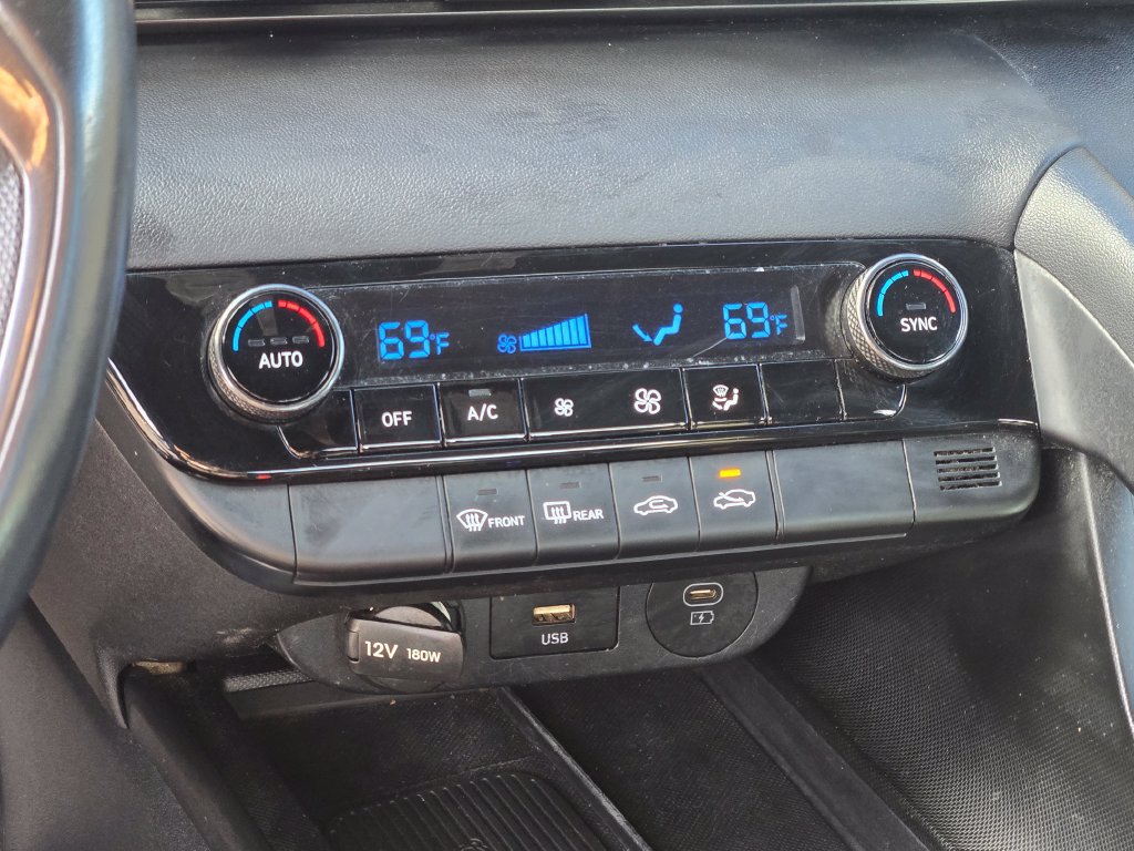 Certified 2025 Hyundai Elantra Sport FWD image 32