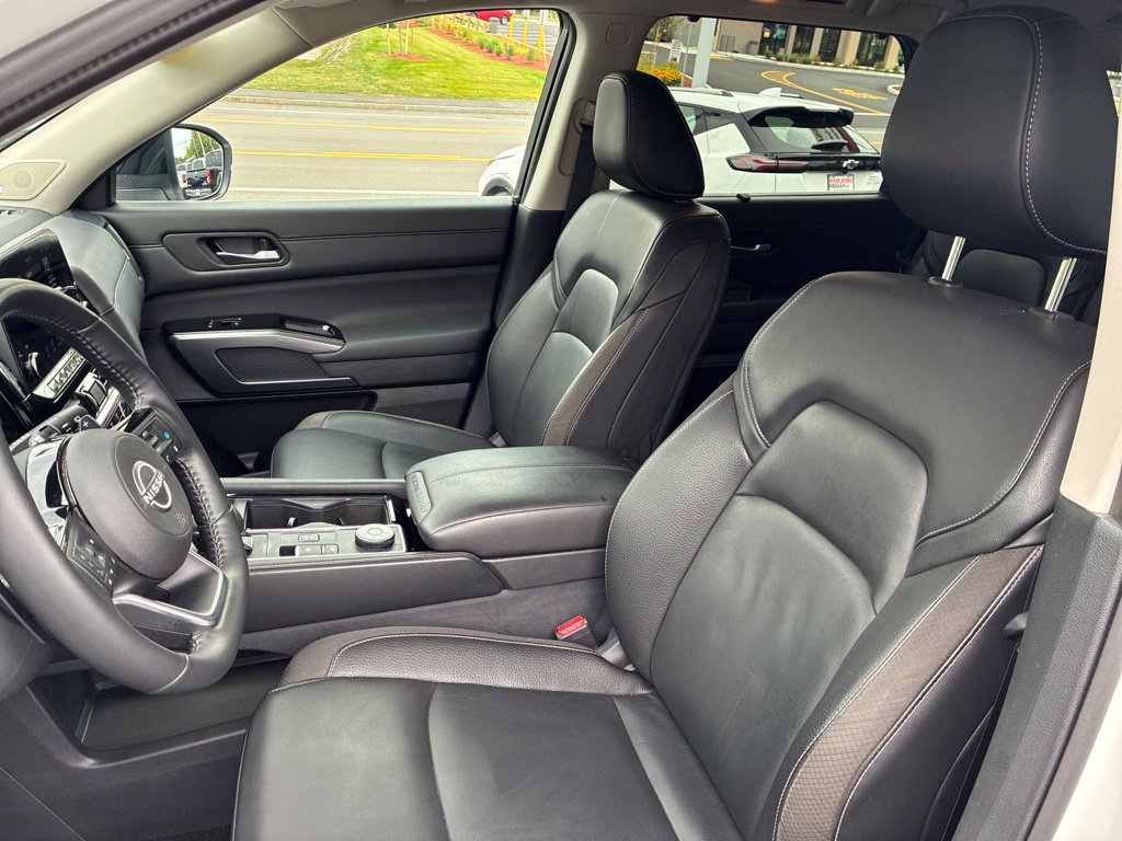 Certified 2024 Nissan Pathfinder SL w/ SL Premium Package AWD/4WD image 16