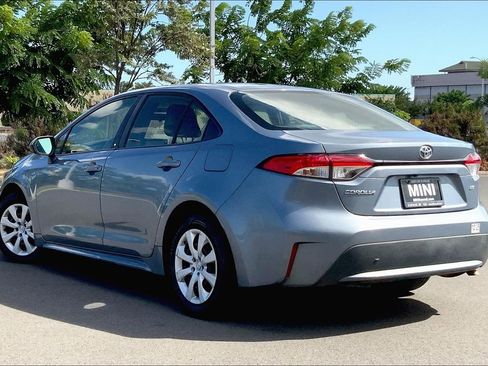 Used 2020 Toyota Corolla LE image 11