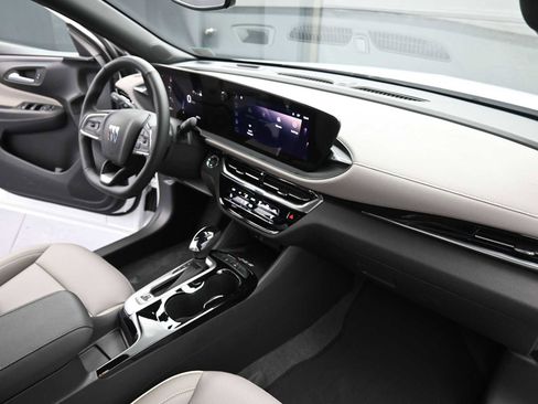 Used 2025 Buick Envista Avenir image 24