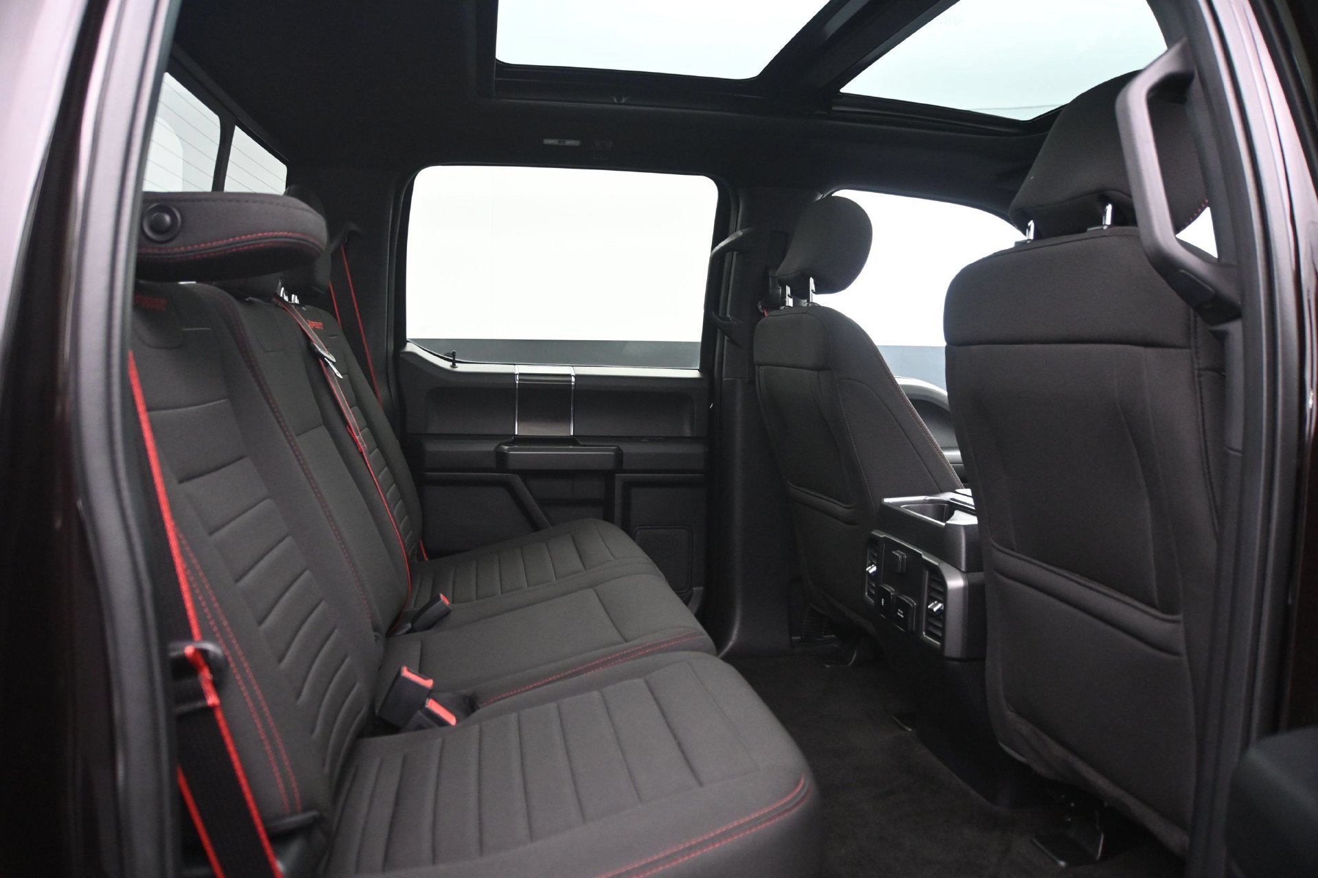Used 2018 Ford F150 XLT w/ Equipment Group 302A Luxury AWD/4WD image 14