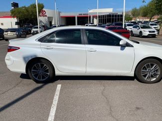 Used 2016 Toyota Camry SE FWD video 3