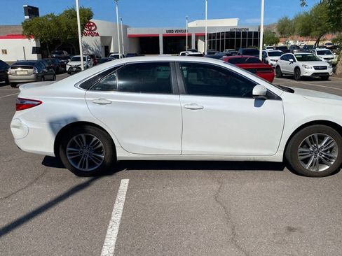 Used 2016 Toyota Camry SE FWD image 3