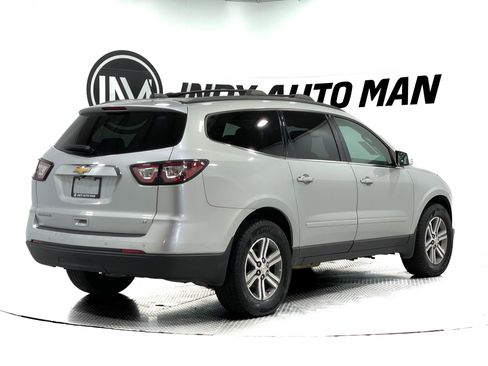 Used 2017 Chevrolet Traverse LT AWD/4WD image 4