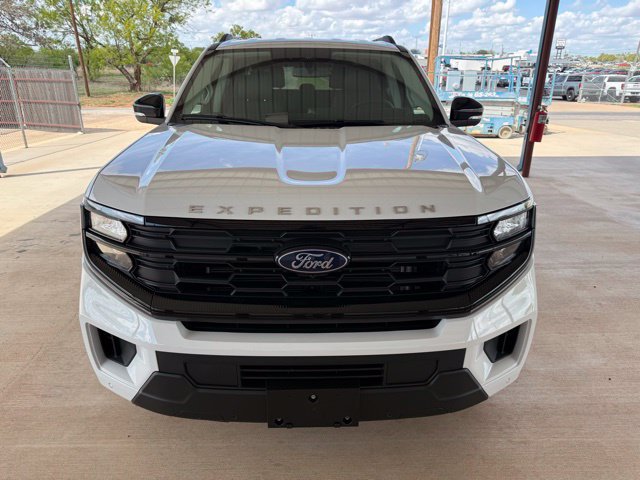 New 2026 Ford Expedition Max Active RWD image 2