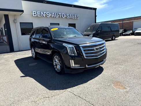Used 2015 Cadillac Escalade Luxury image 4