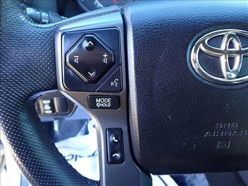 Used 2020 Toyota Tacoma TRD Off-Road image 12