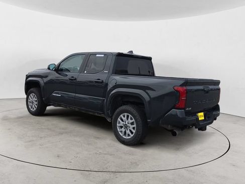 Used 2024 Toyota Tacoma SR5 AWD/4WD image 7