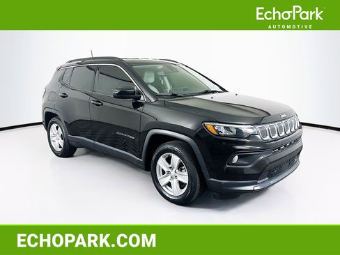Used 2022 Jeep Compass Latitude w/ Convenience Group FWD image 1