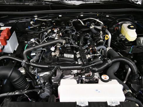 Used 2025 Toyota 4Runner SR5 image 32