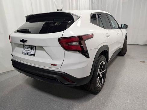 New 2026 Chevrolet Trax RS w/ Sunroof Package image 3