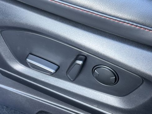 Used 2025 Ford Explorer ST image 17