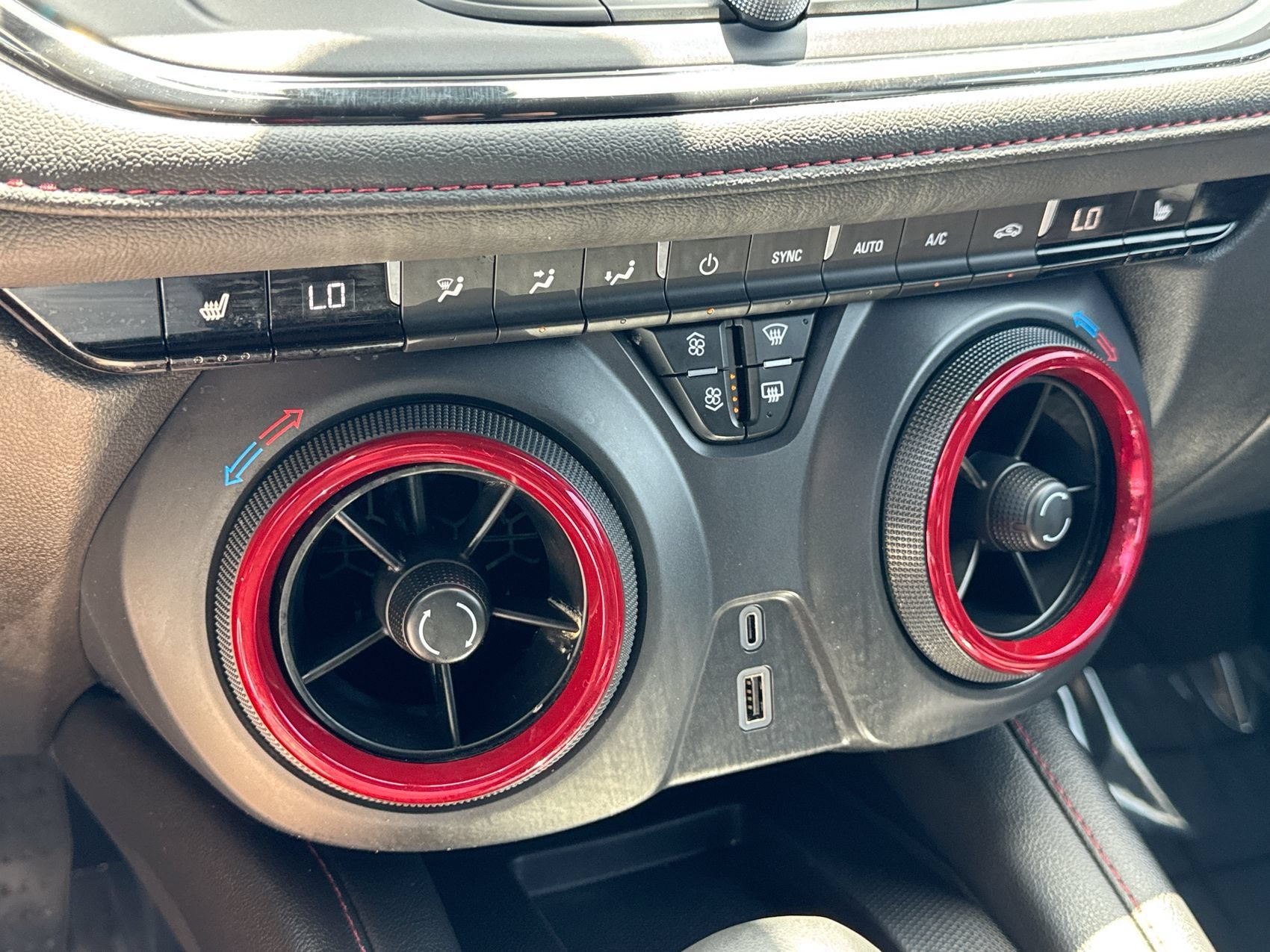 Used 2025 Chevrolet Blazer RS FWD image 19