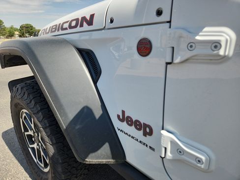 Used 2025 Jeep Wrangler Unlimited Rubicon AWD/4WD image 10