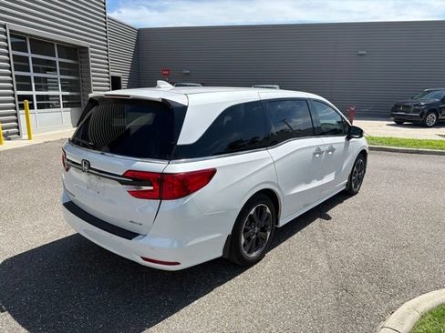 Used 2024 Honda Odyssey Elite image 5