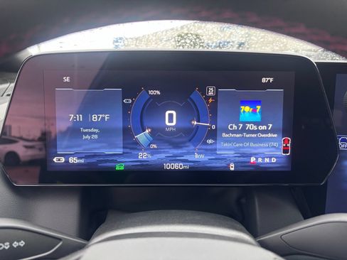 Used 2025 Chevrolet Equinox EV RS w/ LPO, All-Weather Mat Package FWD image 25