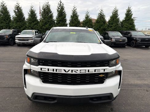 Used 2020 Chevrolet Silverado 1500 Custom w/ Custom Value Package AWD/4WD image 8