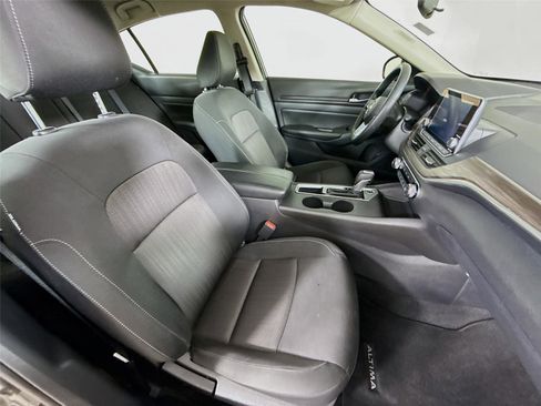 Used 2025 Nissan Altima 2.5 SV image 26